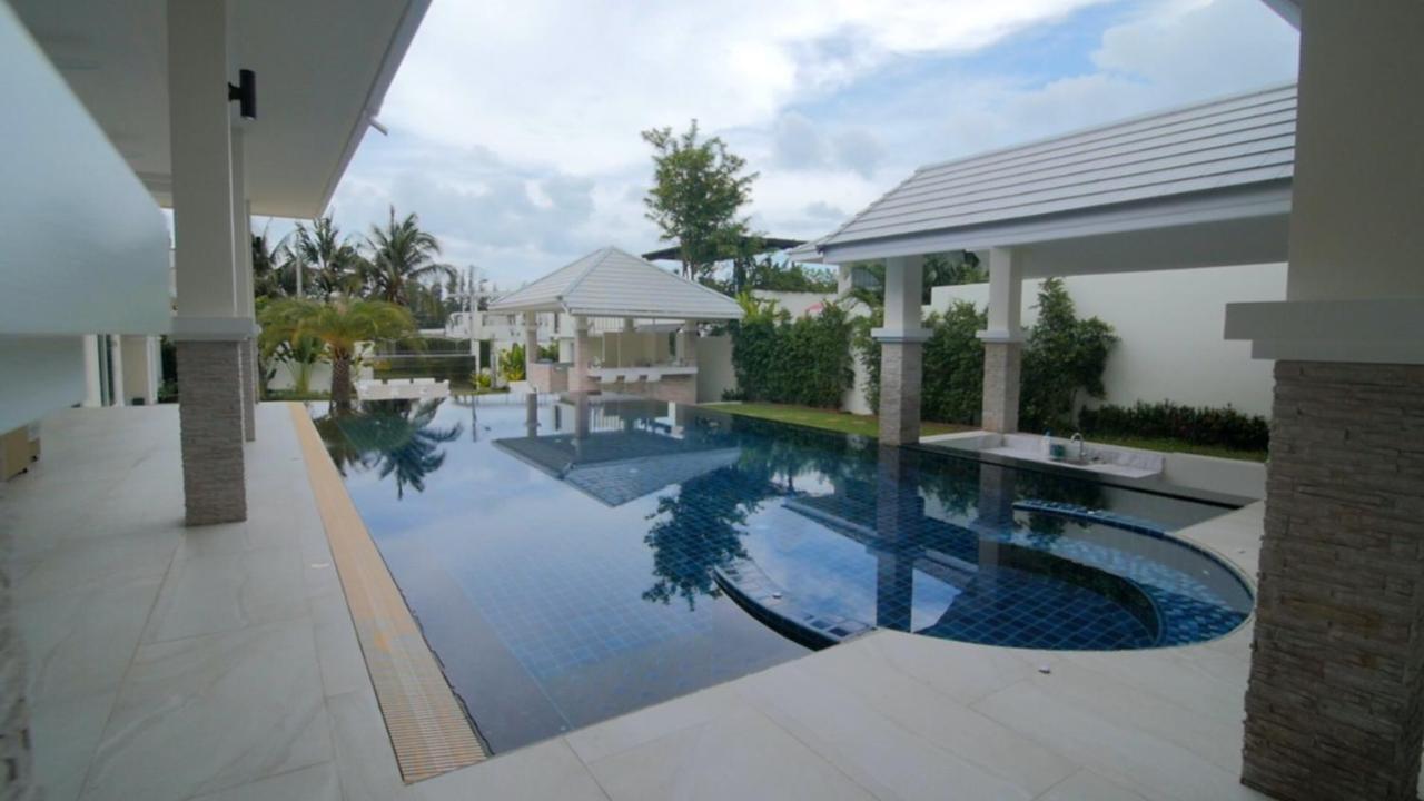 Sea Breeze Villas Hua Hin Exterior photo