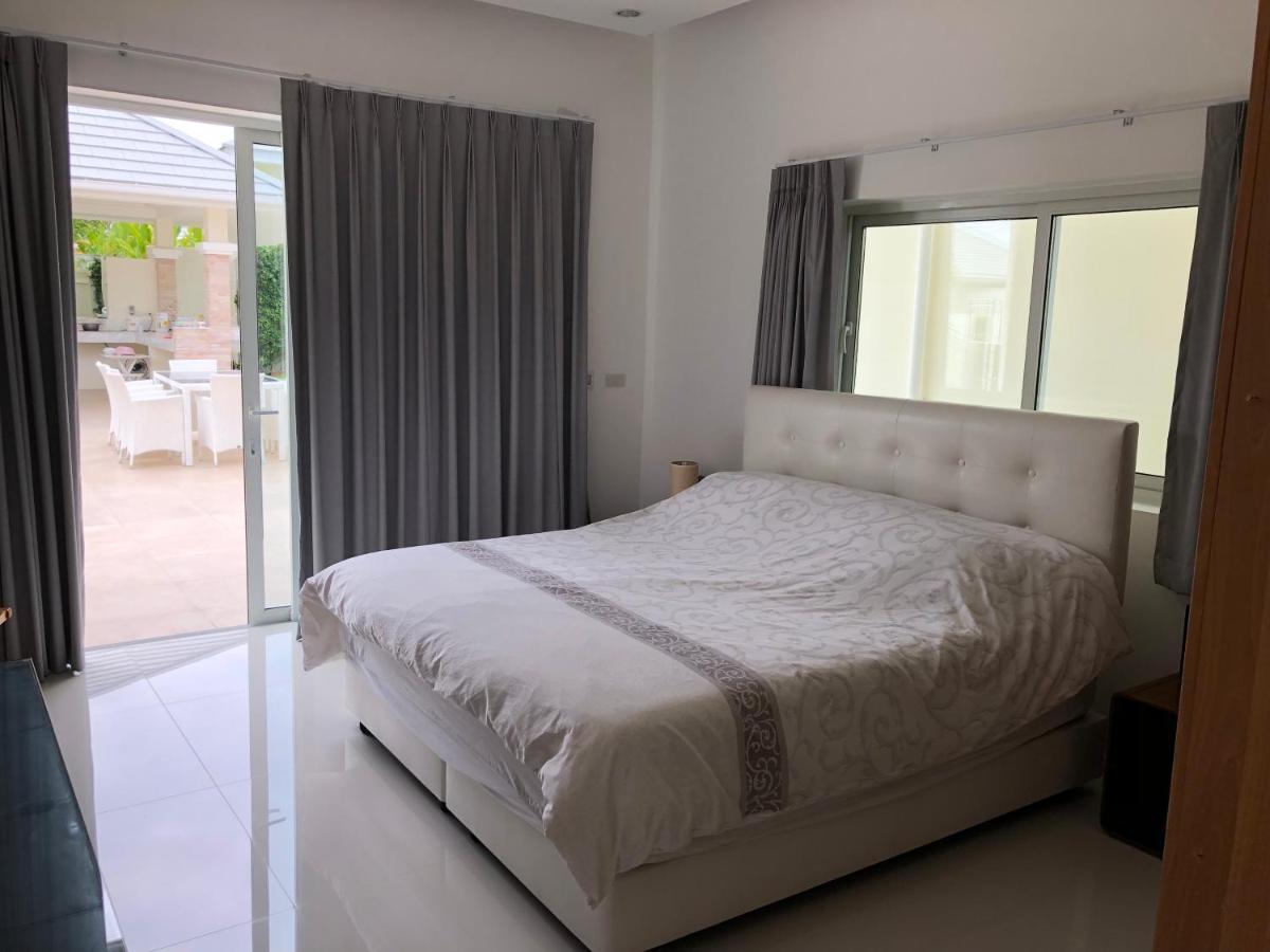 Sea Breeze Villas Hua Hin Exterior photo